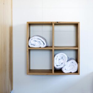 Ruw eiken handdoekkast